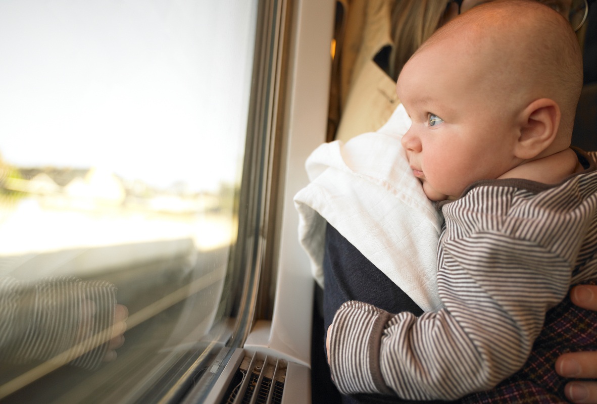come organizzare un viaggio con un neonato in treno