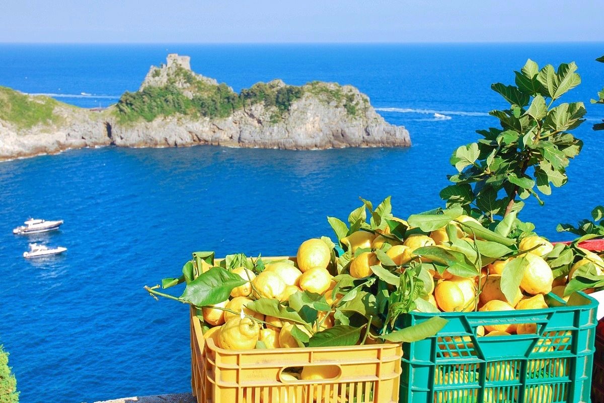 paesi più belli della costiera amalfitana limoni amalfi