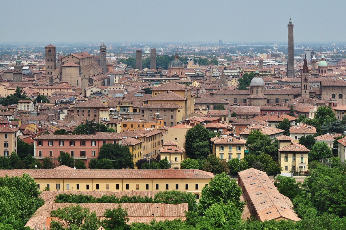 Posti romantici a Bologna vista da San Michele in Bosco credits Deborah Guber via Flickr