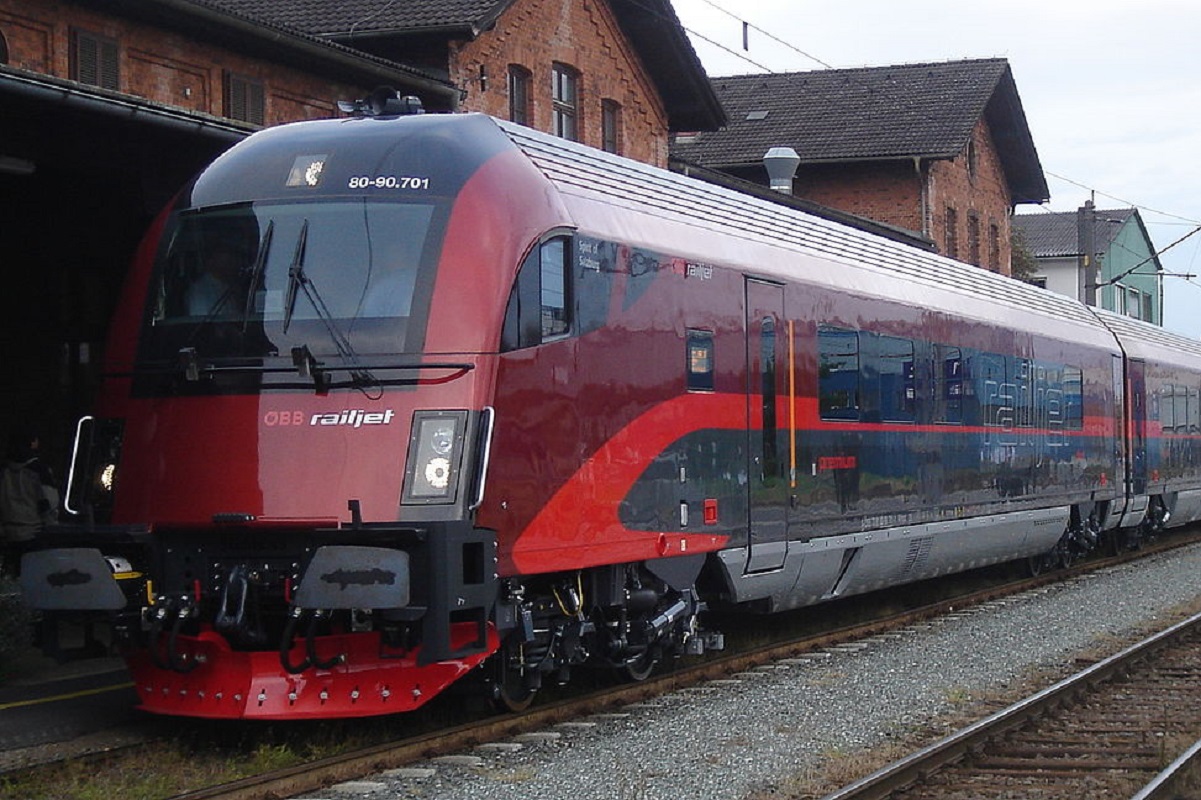 Railjet ferrovie austriache - credits Pechristener