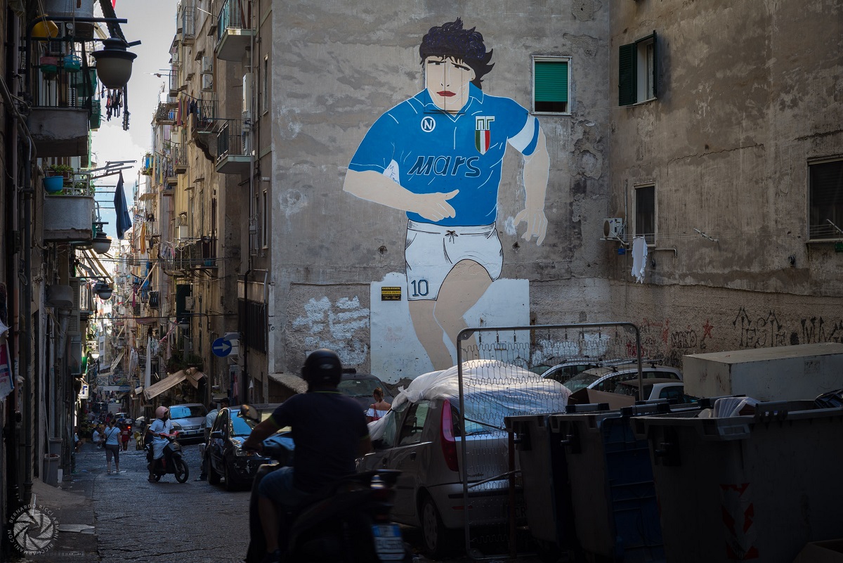Street art a Napoli - El pibe de oro Maradona credits Bernardo Ricci Armani via Flickr