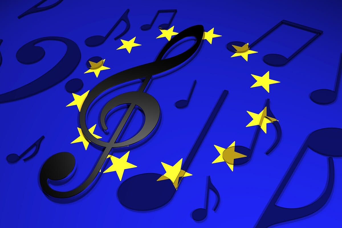 Bandiera dell'Unione Europea con chiave di violino e note