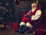 Babbo Natale seduto sulla poltrona